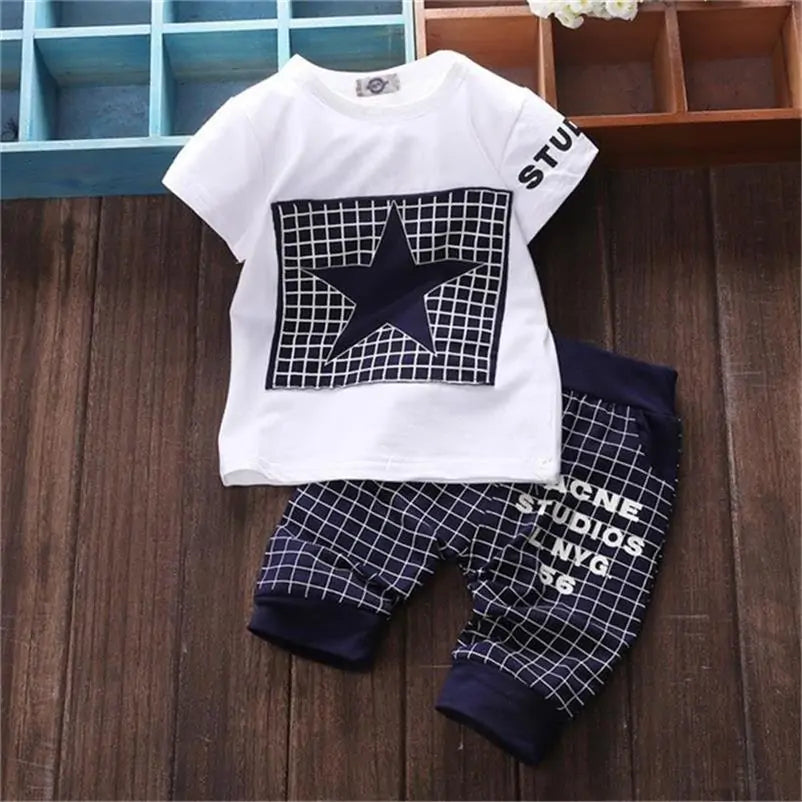 Conjunto de ropa de verano para bebé niño con estampado de estrellas: camiseta + pantalón