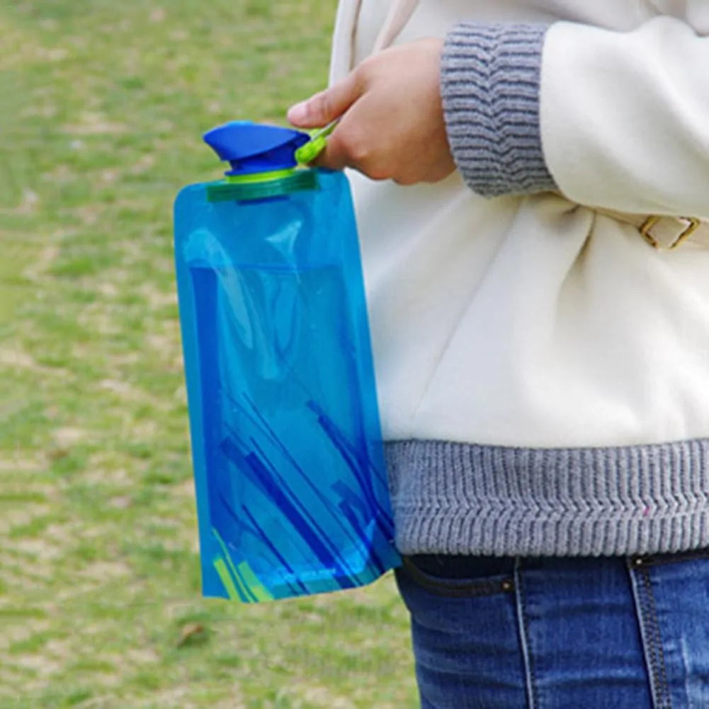 Botella de agua plegable reutilizable para viajes deportivos